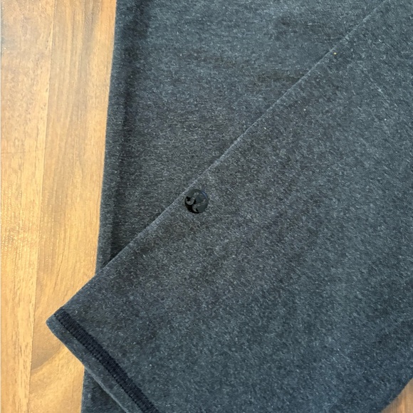 Lululemon dark grey leggings - Picture 2 of 4